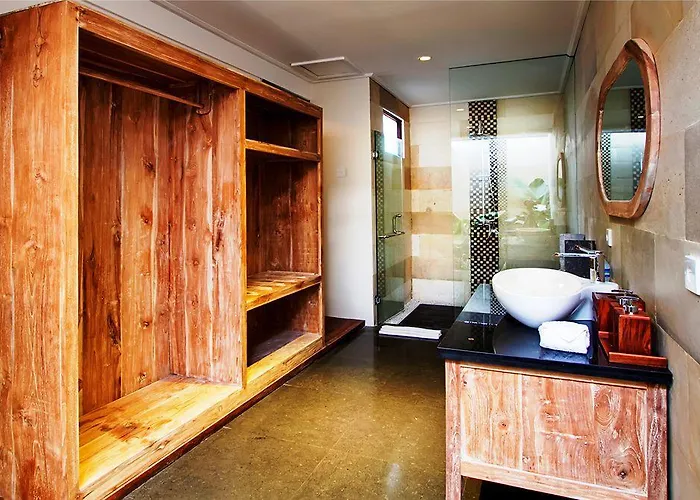 Club & Resort